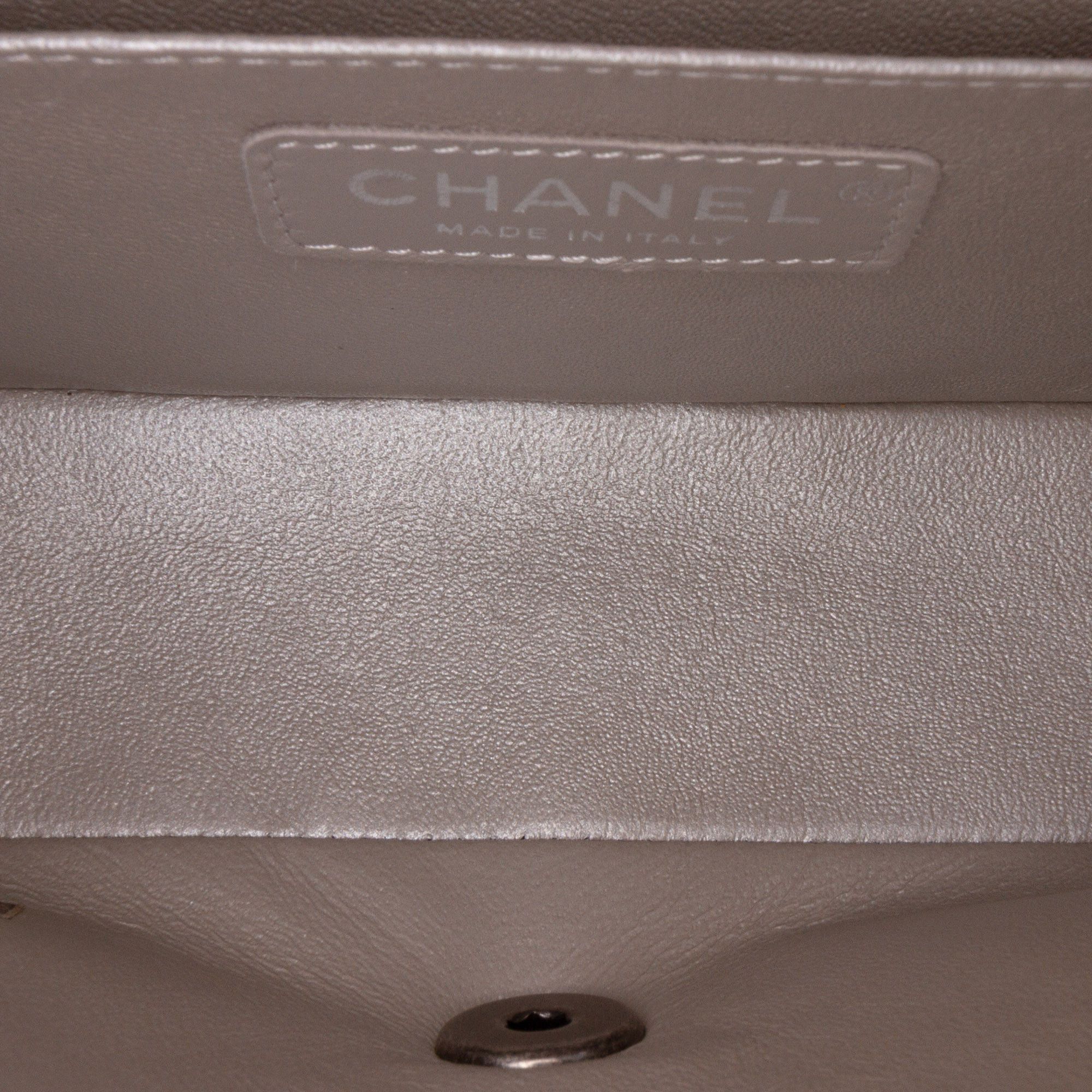 Chanel Chanel Mini Square Classic Chevron Iridescent Lambskin Single Flap Size ONE SIZE - 4 Thumbnail