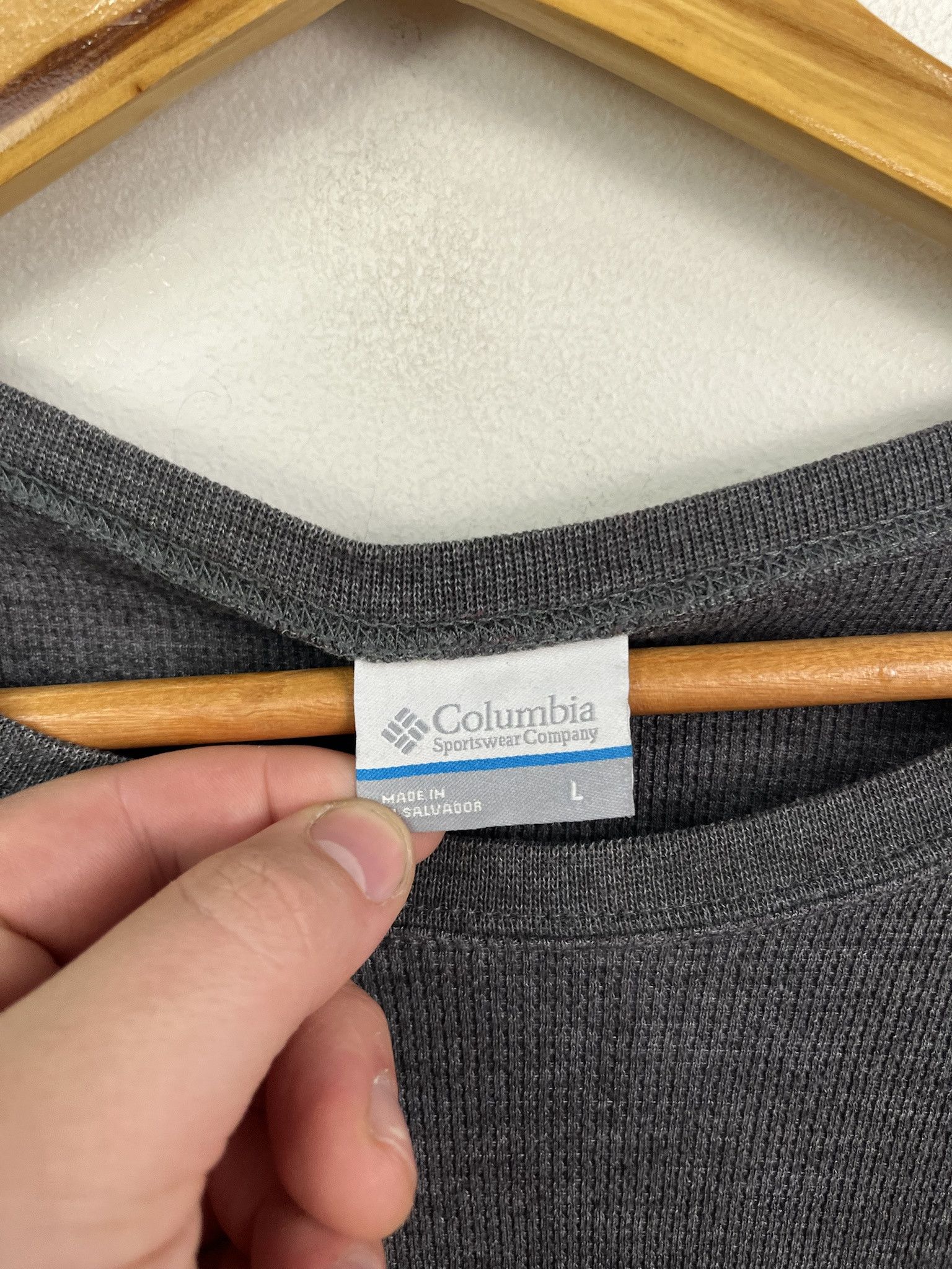 Vintage Vintage 90's Columbia Sportswear Two Tone Yellow/Gray Logo Pullover Long Sleeve Size L Size US L / EU 52-54 / 3 - 2 Thumbnail
