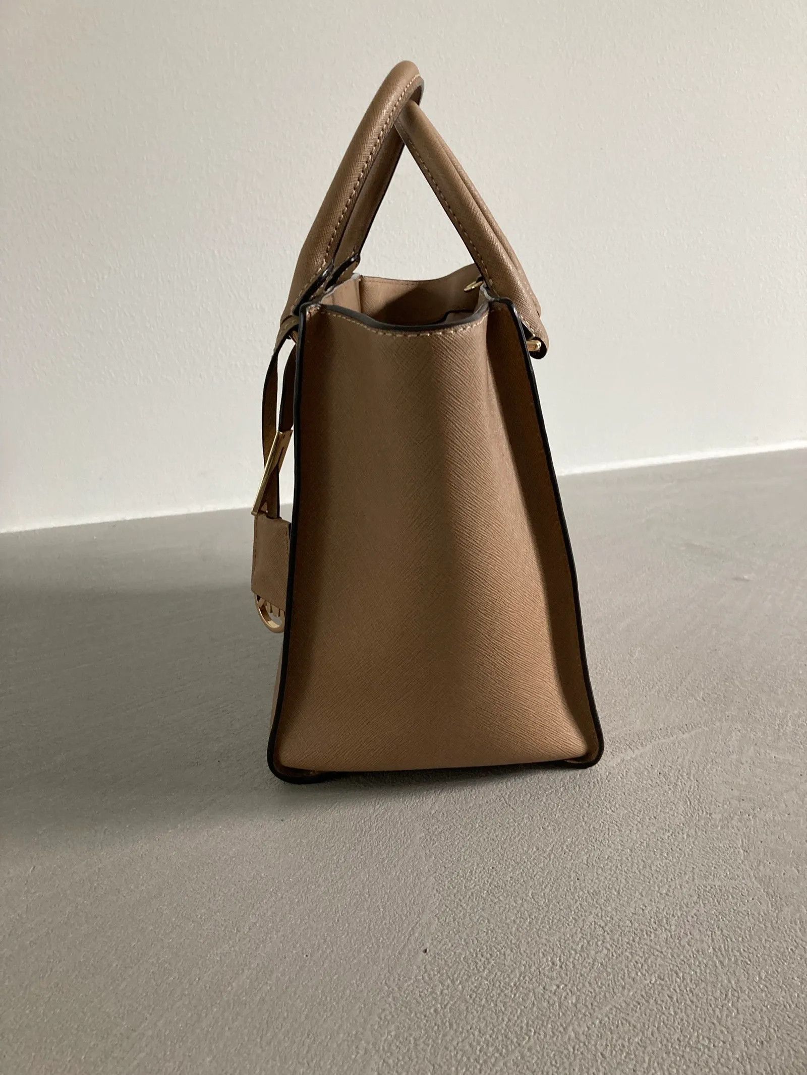 Michael Kors Michael Kors Bucket Bag Size ONE SIZE - 2 Thumbnail