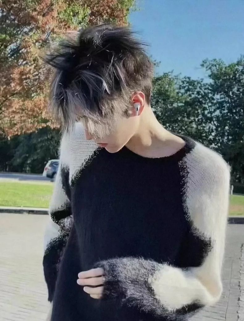 Saint Laurent Paris saint laurent 22fw black white sweater Size US S / EU 44-46 / 1 - 7 Thumbnail