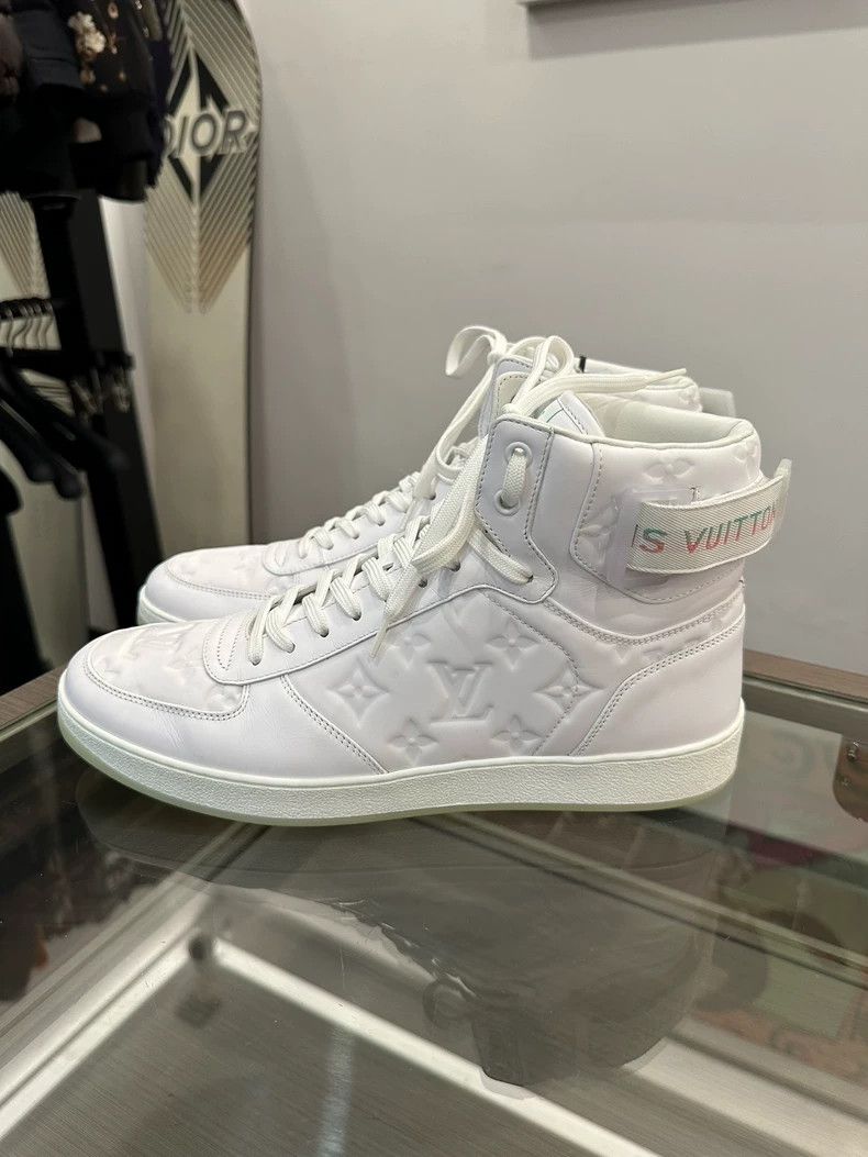 Louis Vuitton LV Men's White High-Top Sneakers Size US 8 / EU 41 - 3 Thumbnail