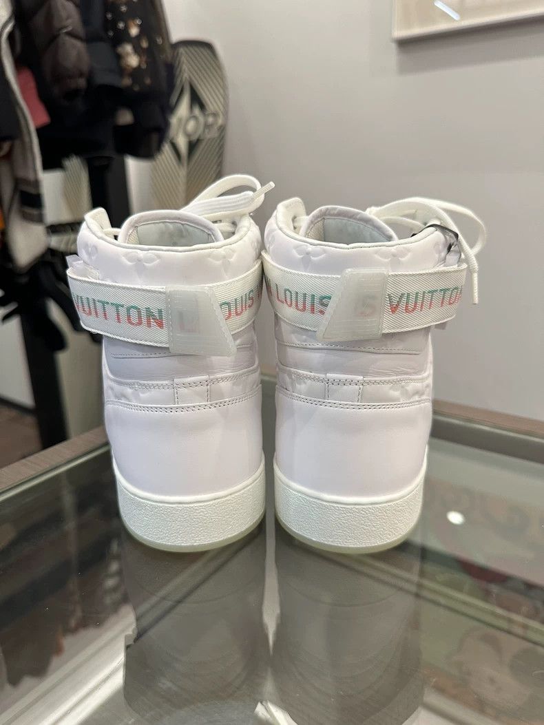 Louis Vuitton LV Men's White High-Top Sneakers Size US 8 / EU 41 - 5 Thumbnail