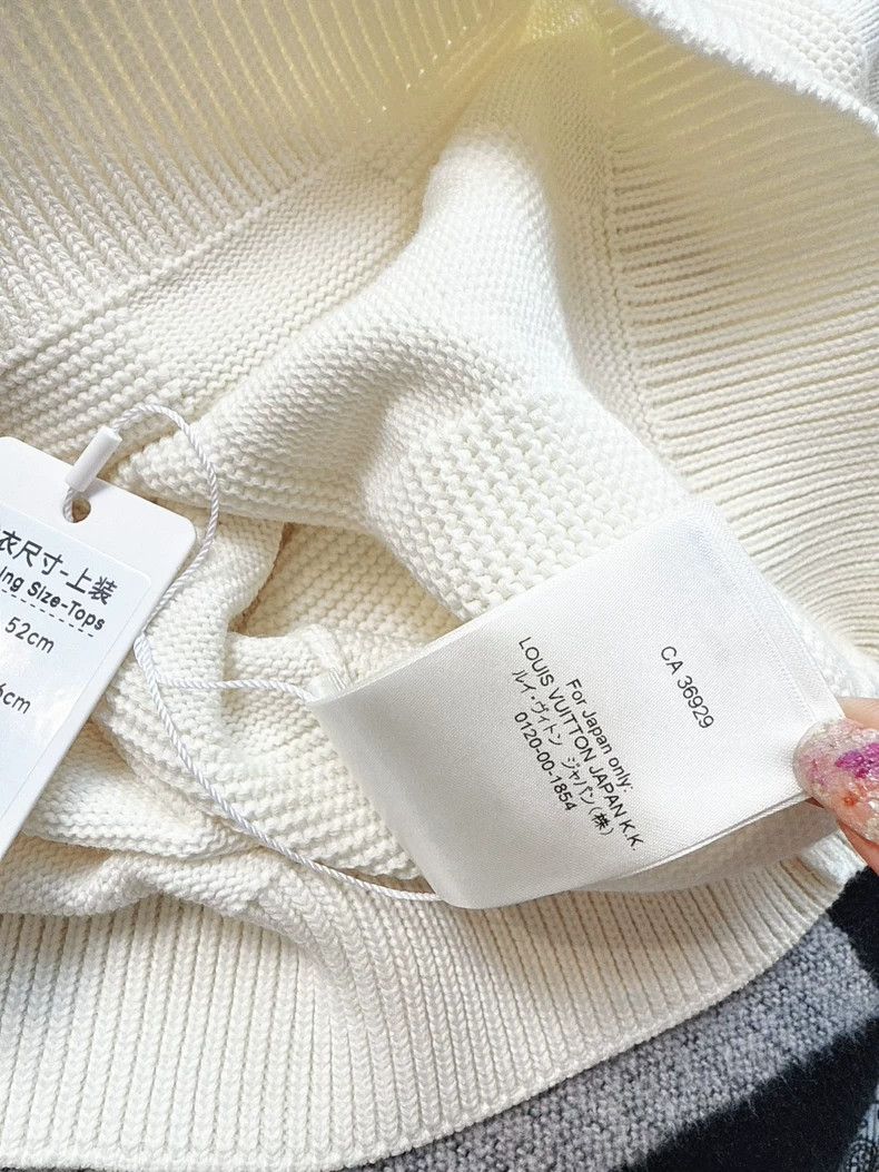 Louis Vuitton Louis Vuitton White Checkered Knit Sweater Size US XXL / EU 58 / 5 - 8 Thumbnail