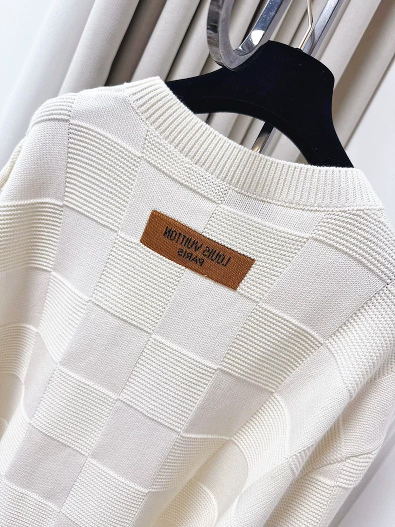 Louis Vuitton Louis Vuitton White Checkered Knit Sweater Size US XXL / EU 58 / 5 - 5 Thumbnail