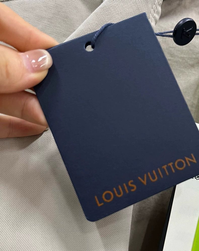 Louis Vuitton louis vuitton beige logo work jacket Size US L / EU 52-54 / 3 - 3 Thumbnail