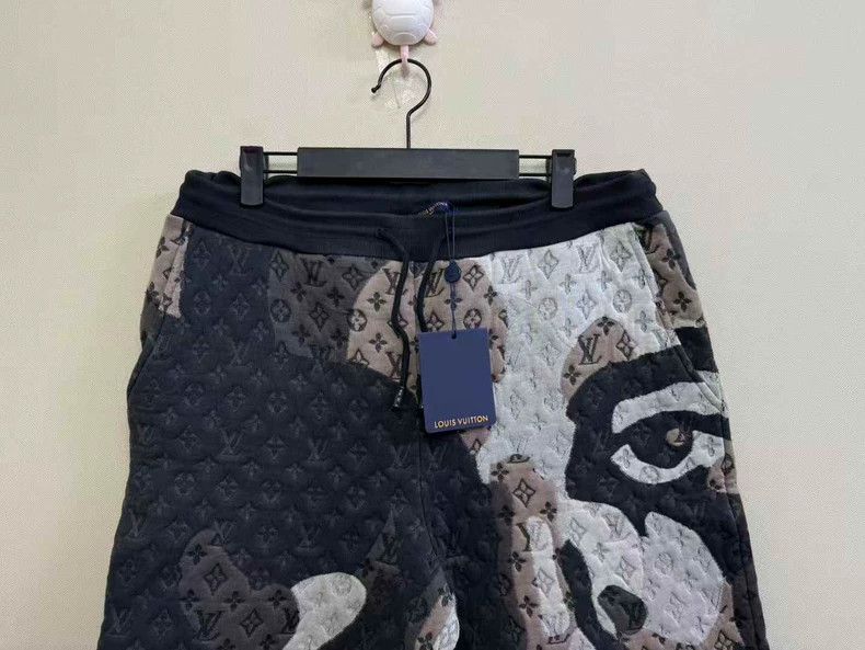Louis Vuitton LOUIS VUITTON LV print shorts Size US 42 / EU 58 - 2 Thumbnail