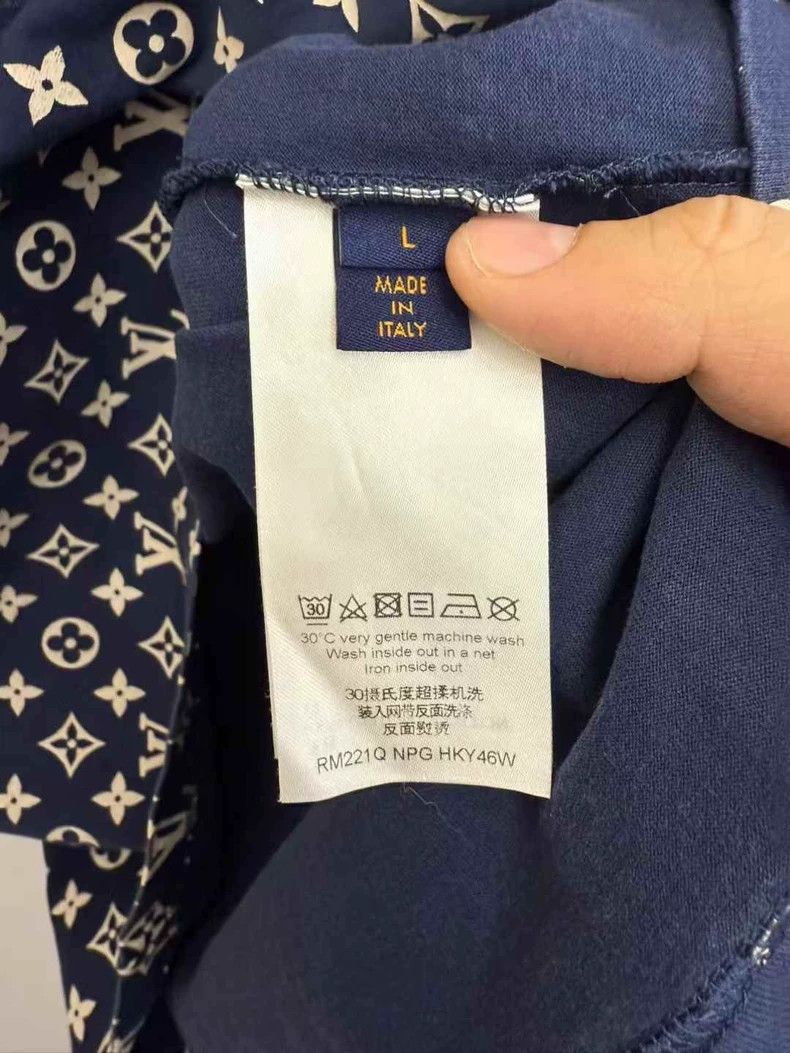 Louis Vuitton LV Blue Black Gradient Short Sleeve T Size US L / EU 52-54 / 3 - 3 Thumbnail