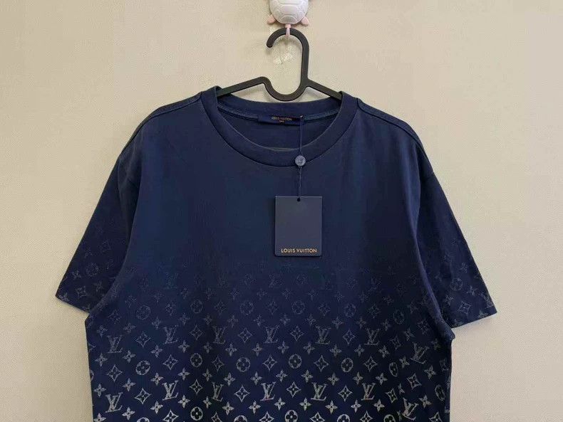 Louis Vuitton LV Blue Black Gradient Short Sleeve T Size US L / EU 52-54 / 3 - 2 Thumbnail