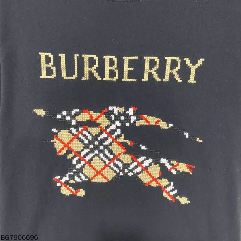 Burberry Burberry Horse Motif Slogan Short - sleeve T - Shirt Size US S / EU 44-46 / 1 - 4 Thumbnail