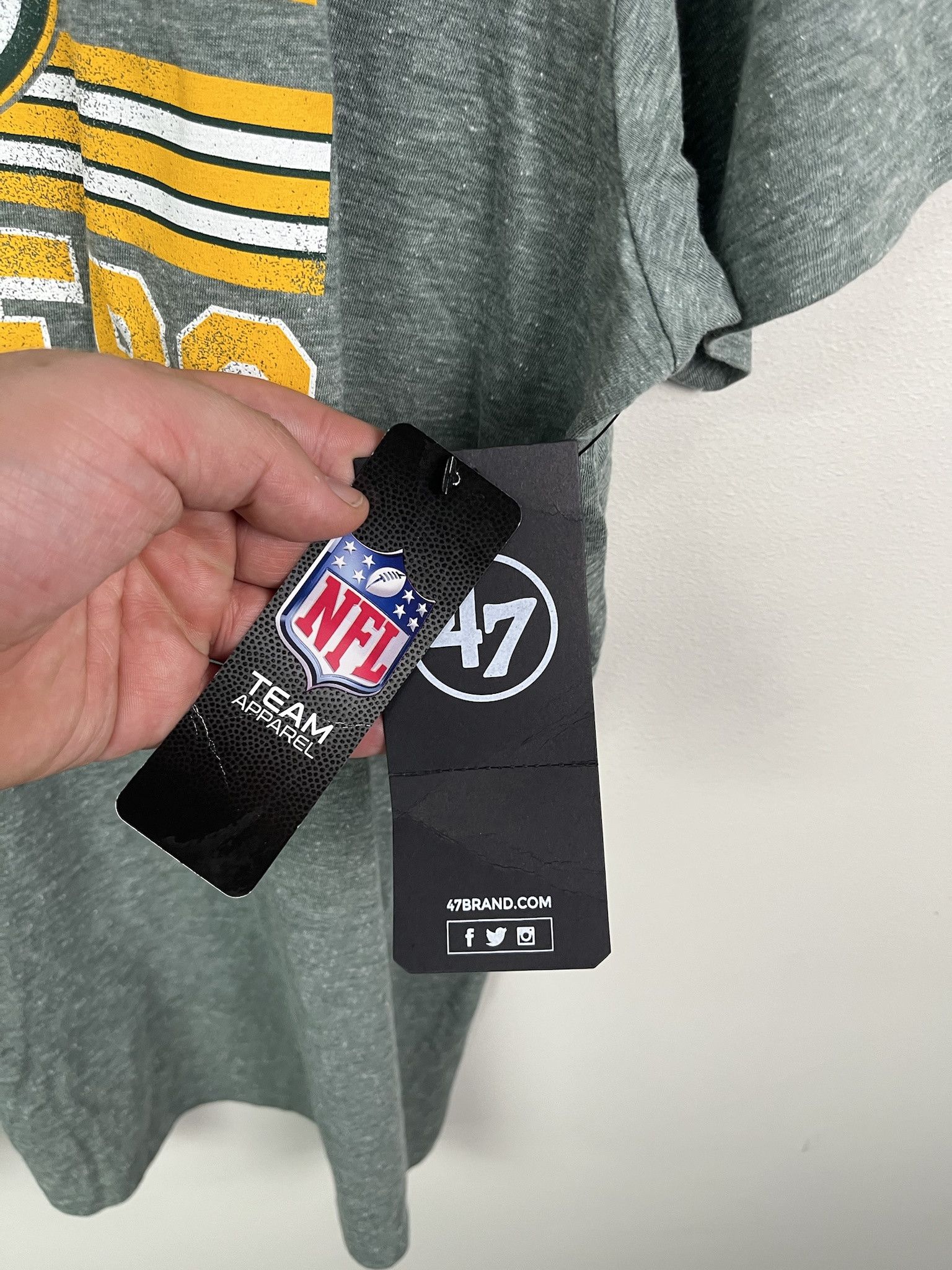 Vintage New NFL Green Bay Packers Team Logo Faded T-Shirt Size XL Size US XL / EU 56 / 4 - 2 Thumbnail