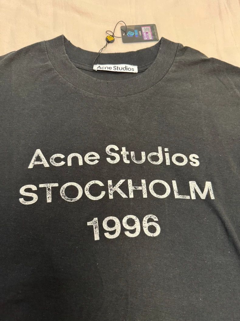 Acne Studios Acne Studios 1996 Black Distressed Letter Print Tee Size US S / EU 44-46 / 1 - 4 Thumbnail
