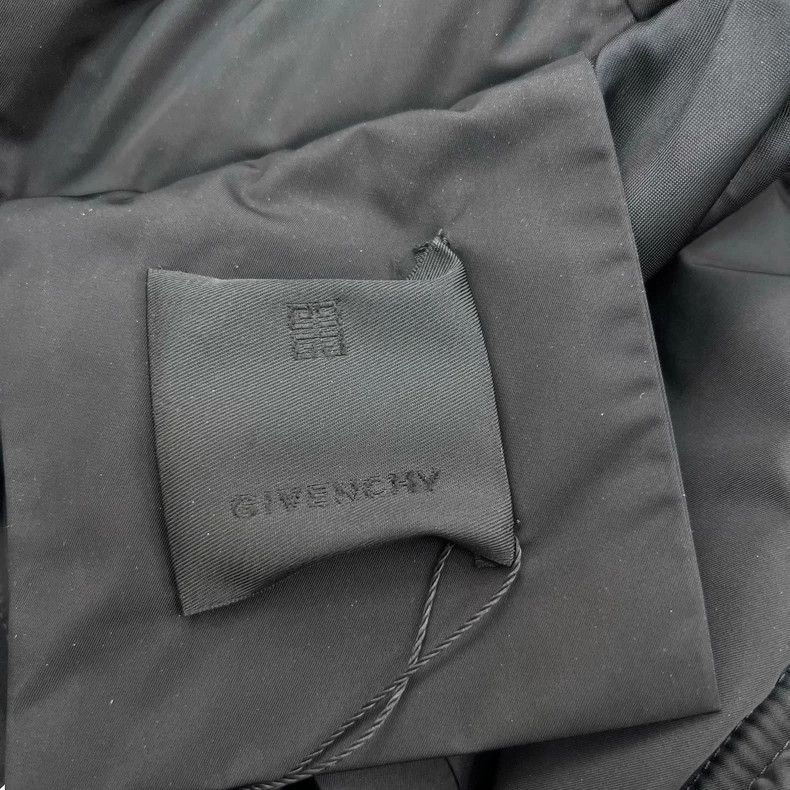 Givenchy givenchy embroidered logo puffer jacket Size US L / EU 52-54 / 3 - 7 Thumbnail