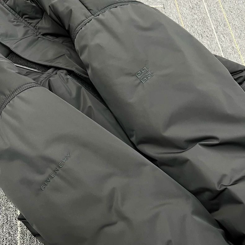 Givenchy givenchy embroidered logo puffer jacket Size US L / EU 52-54 / 3 - 3 Thumbnail