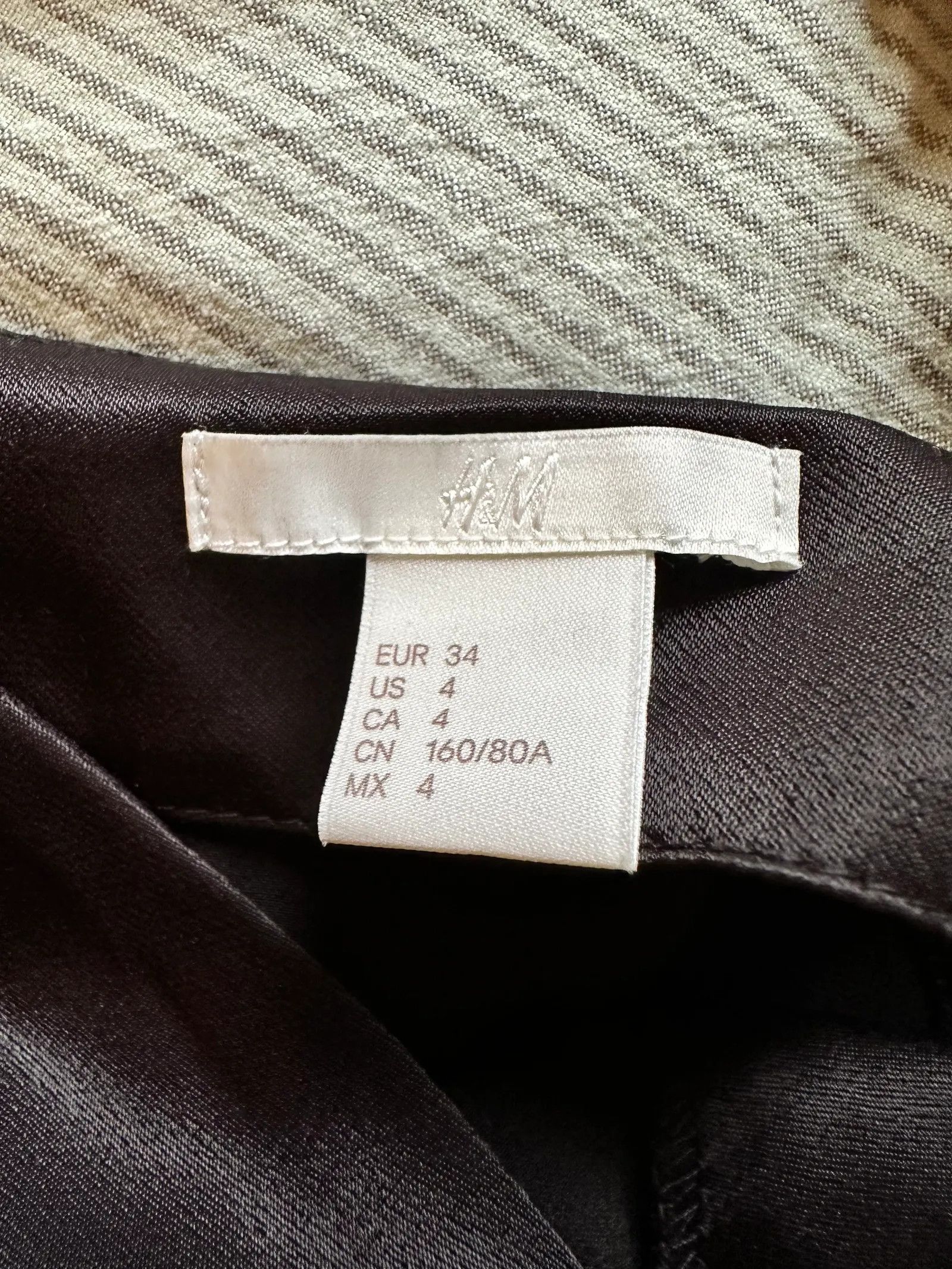 H&M H&M Axelbandsklänning Dress Size XS / US 0-2 / IT 36-38 - 2 Thumbnail