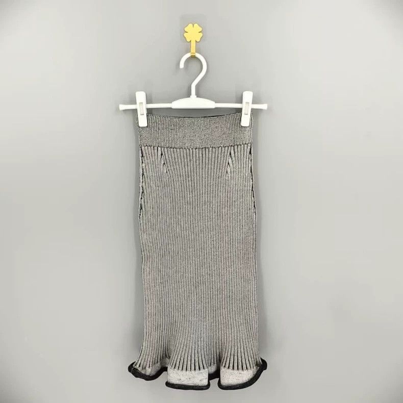 Louis Vuitton gray ribbed knit flared hem midi skirt Size 28" / US 6 / IT 42 - 2 Thumbnail