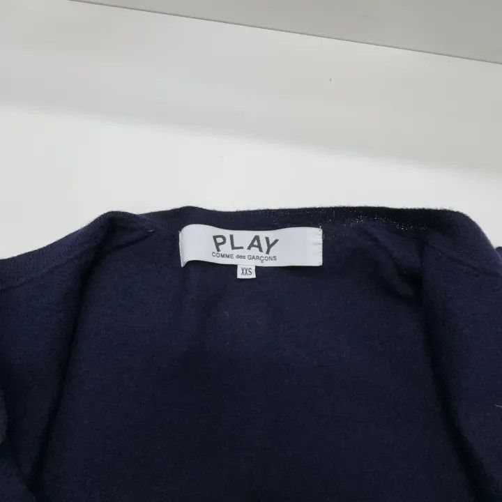 Designer Comme des Garçons Heart Buttoned Short Sleeve Sweater 0079 Size US XXS / EU 40 - 8 Thumbnail
