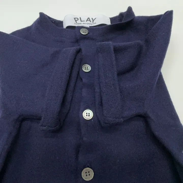 Designer Comme des Garçons Heart Buttoned Short Sleeve Sweater 0079 Size US XXS / EU 40 - 6 Thumbnail