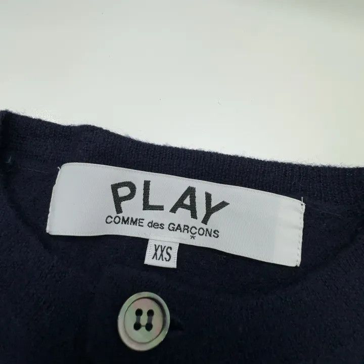 Designer Comme des Garçons Heart Buttoned Short Sleeve Sweater 0079 Size US XXS / EU 40 - 4 Thumbnail