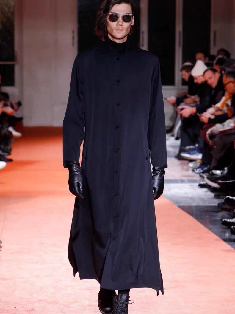 Yohji Yamamoto long black coat with unique buttons Size US M / EU 48-50 / 2 - 3 Thumbnail