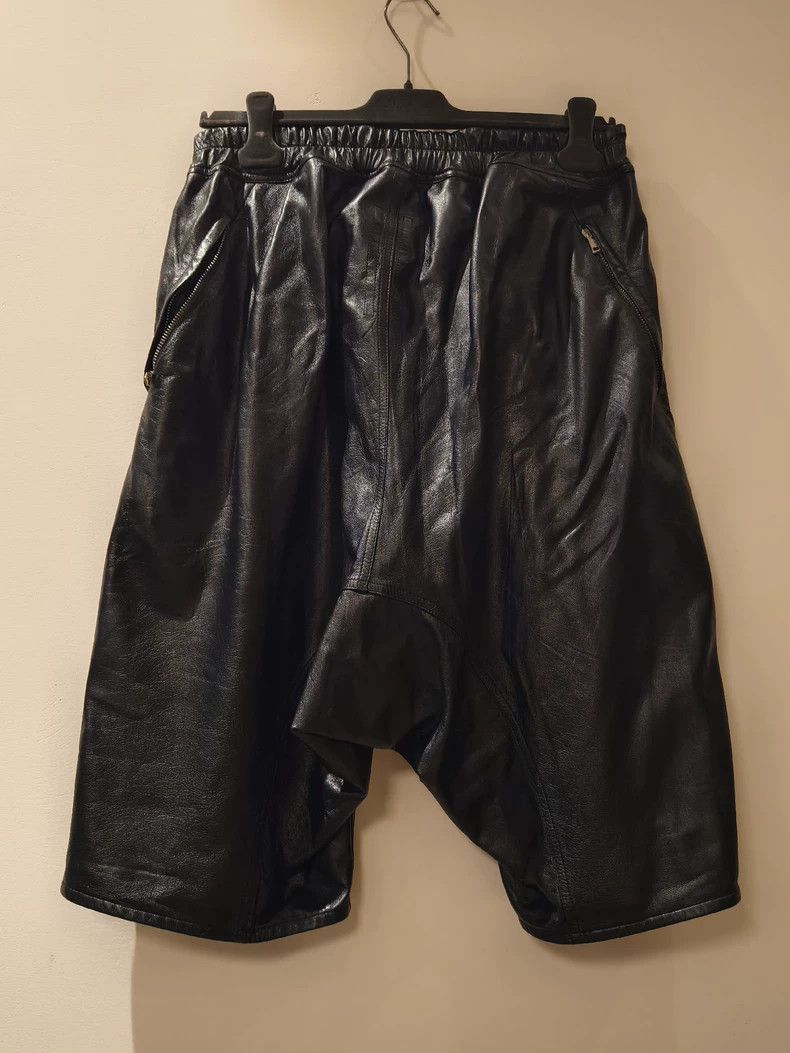 Rick Owens rick owens fw22 leather shorts Size US 44 / EU 60 - 2 Thumbnail