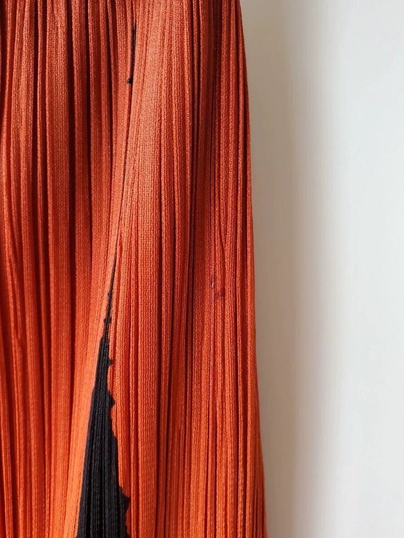 Issey Miyake pleated silhouette skirt in orange and black Size 24" / US 00 / IT 34 - 3 Thumbnail