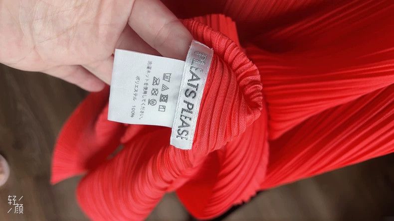 Issey Miyake Issey Miyake Pleated Dress with Pockets Size 24" / US 00 / IT 34 - 3 Thumbnail