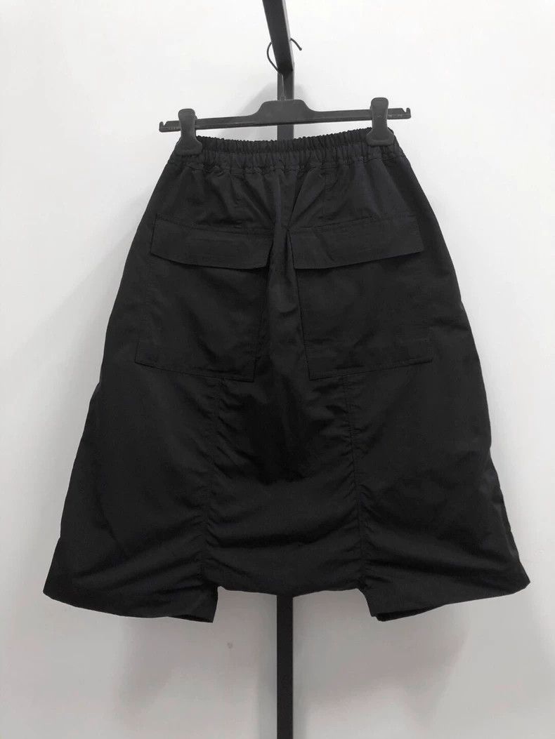 Rick Owens rick owens black shorts with unique design Size US 36 / EU 52 - 2 Thumbnail