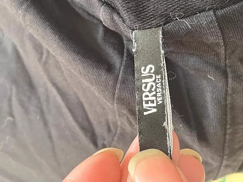 Versus stylish black zip-up hoodie with studs 0079 yq Size US M / EU 48-50 / 2 - 4 Thumbnail