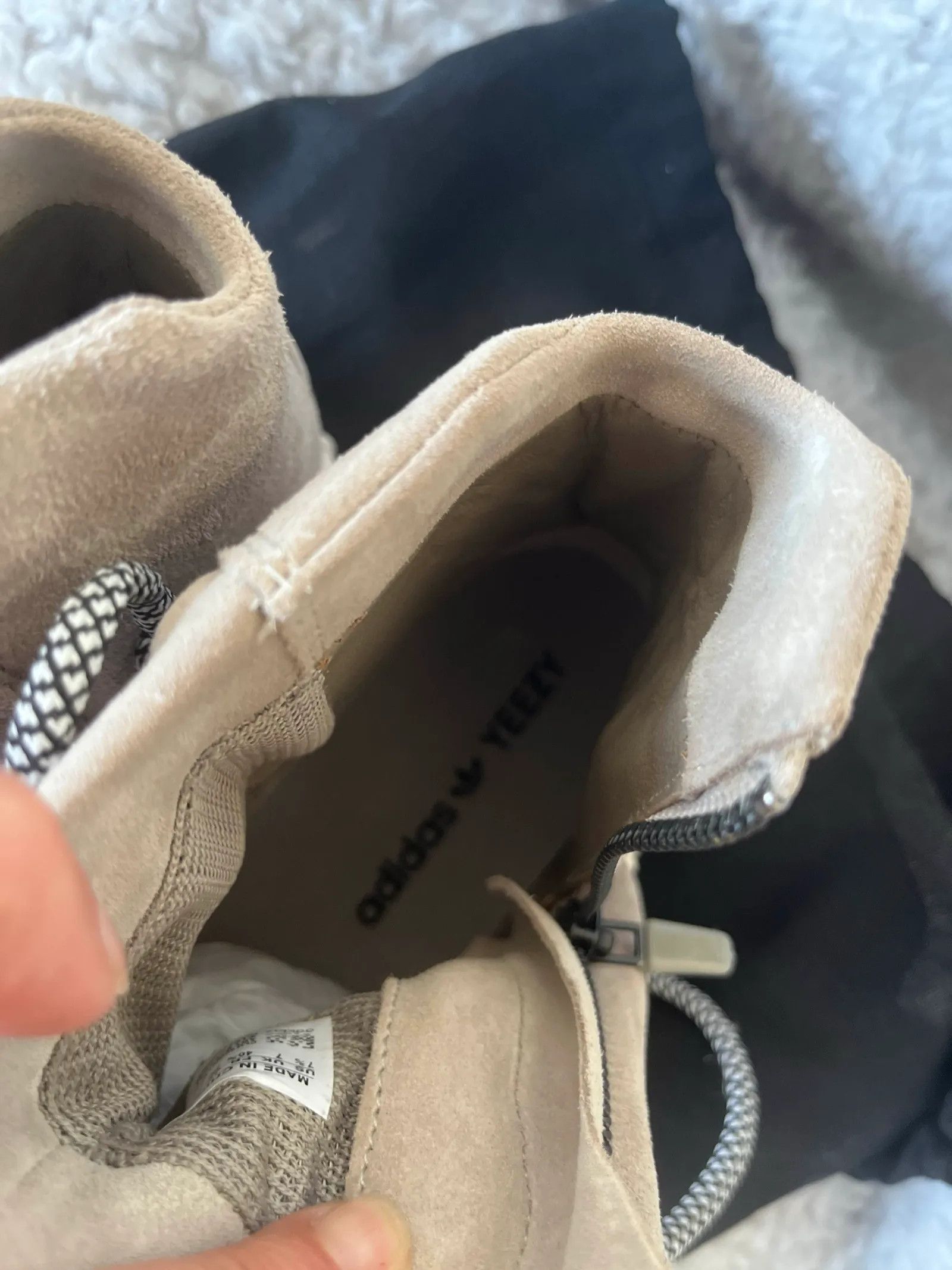 Adidas Adidas Yeezy Sneakers Size US 10.5 / IT 40.5 - 2 Thumbnail