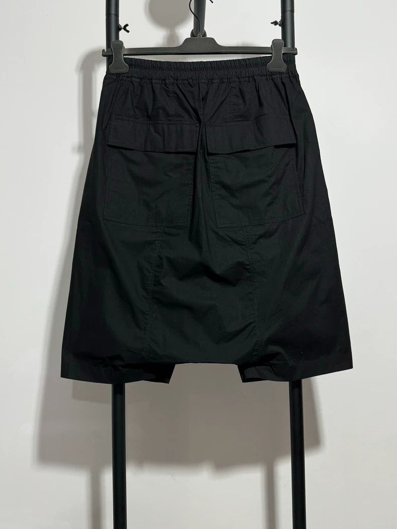 Rick Owens rick owens black shorts 48 Size US 44 / EU 60 - 2 Thumbnail