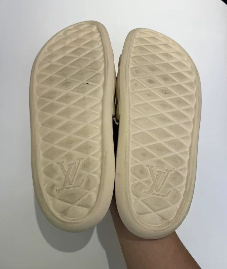 Louis Vuitton LV beige embossed logo slides Size US 13 / EU 46 - 5 Thumbnail
