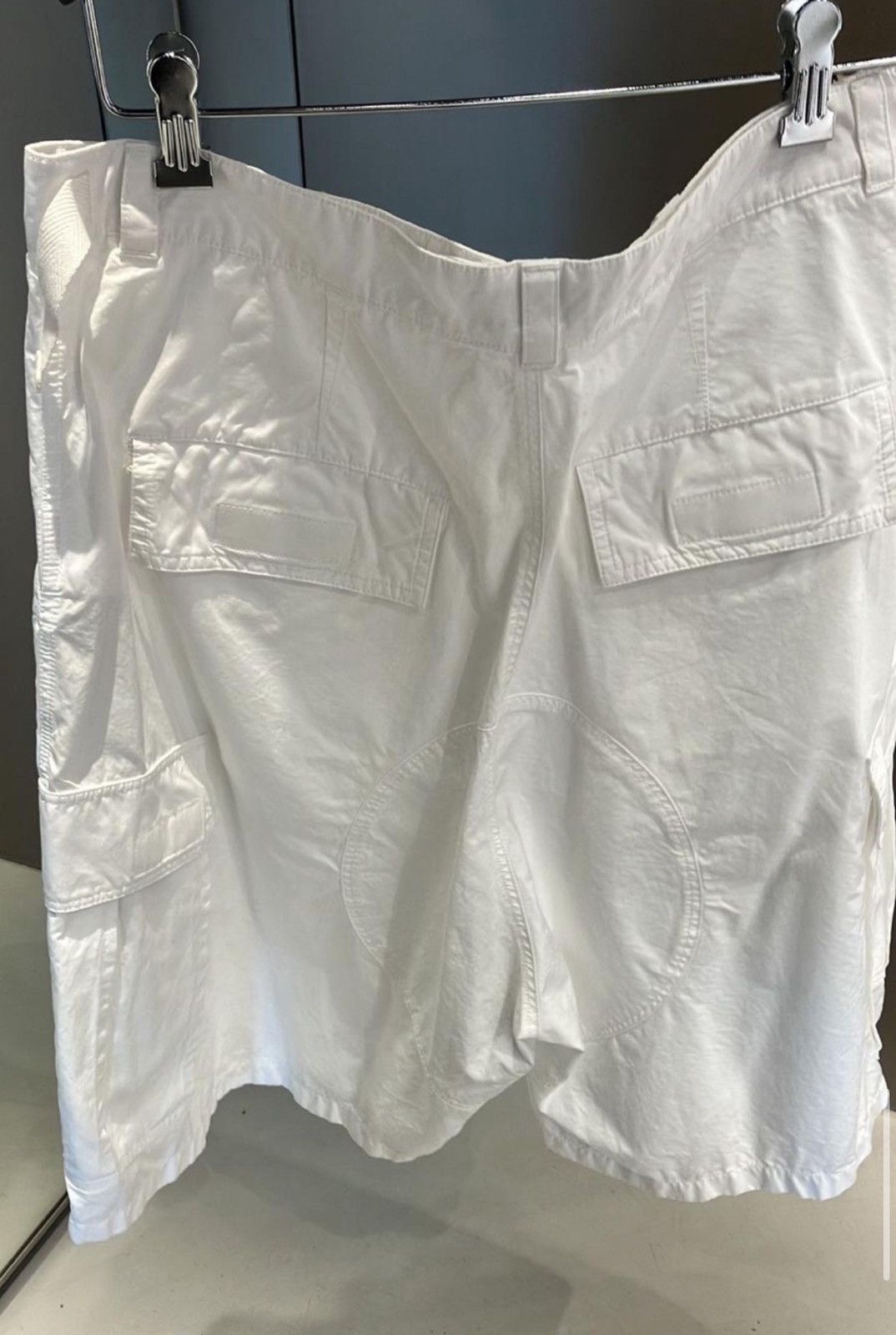 Balenciaga Balenciaga Cargo Shorts in white Size US 36 / EU 52 - 2 Thumbnail