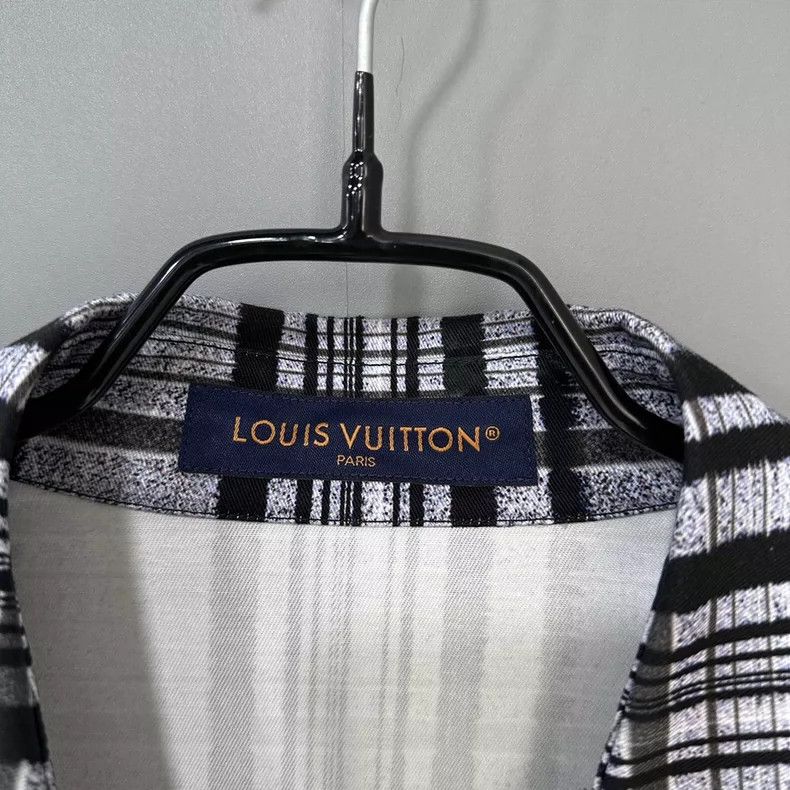 Louis Vuitton Louis Vuitton plaid long sleeve shirt Size US L / EU 52-54 / 3 - 7 Thumbnail