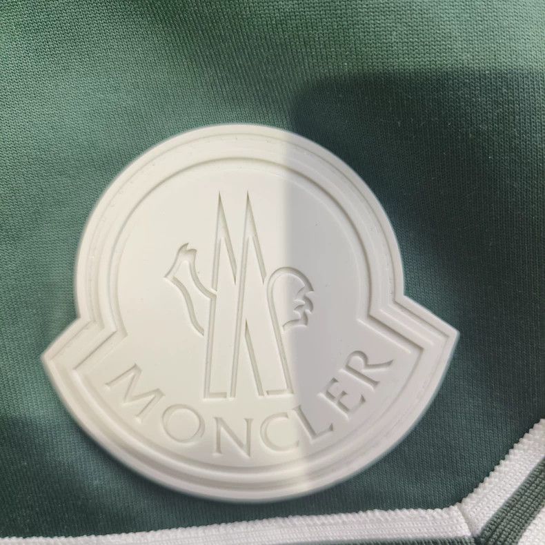Moncler moncler green casual shorts Size US 26 / EU 42 - 3 Thumbnail