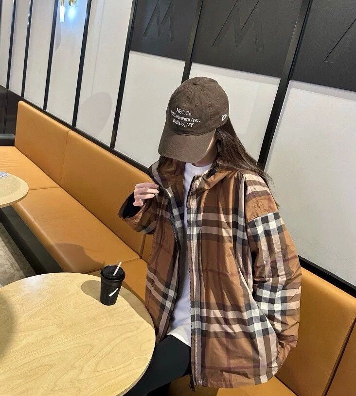 Burberry Burberry classic check hooded jacket Size US M / EU 48-50 / 2 - 9 Thumbnail
