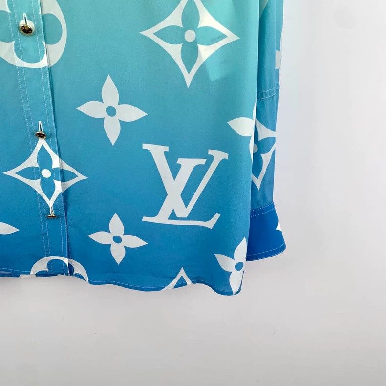 Louis Vuitton Louis Vuitton gradient logo long sleeve shirt Size US S / EU 44-46 / 1 - 4 Thumbnail