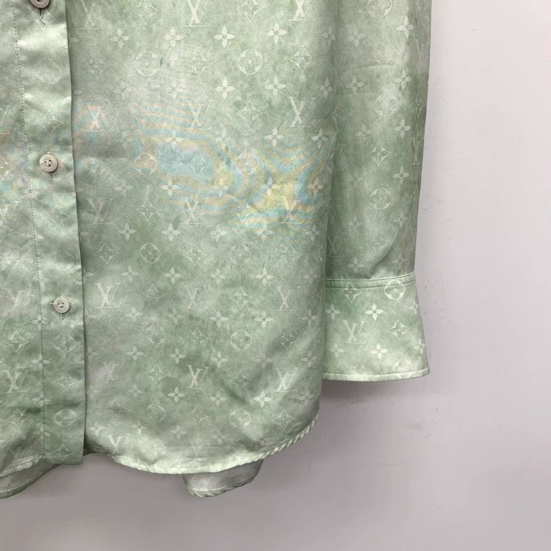 Louis Vuitton Louis Vuitton light green logo long sleeve shirt Size US XS / EU 42 / 0 - 4 Thumbnail
