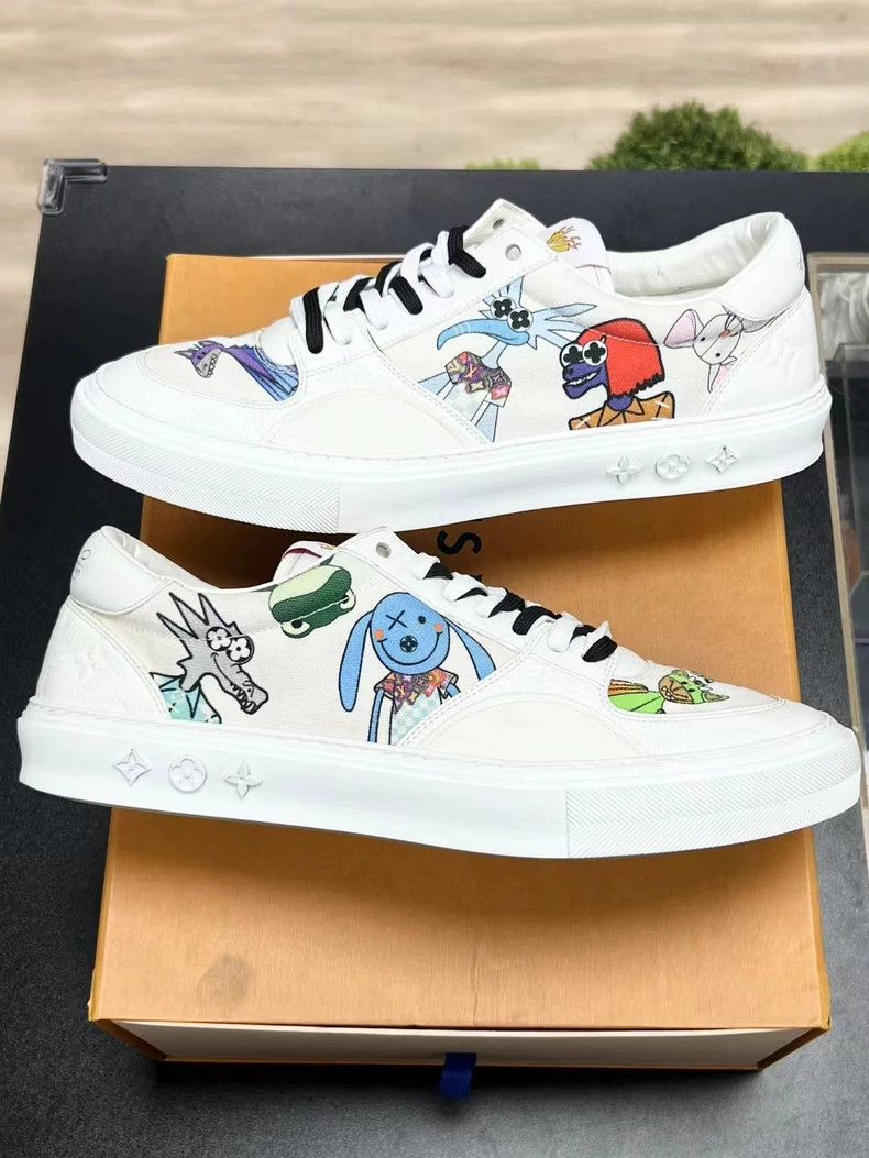 Louis Vuitton LV cartoon pattern lowtop sneakers Size US 10 / EU 43 - 4 Thumbnail