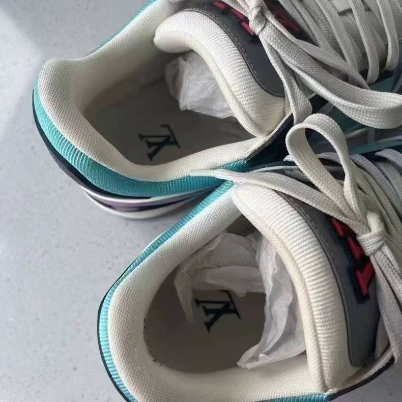 Louis Vuitton LV Trainer low-top sneakers Size US 7 / EU 40 - 7 Thumbnail