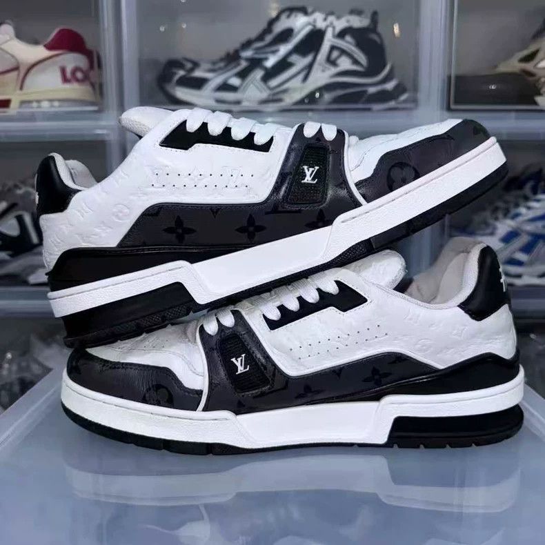 Louis Vuitton lv trainer black white sneakers Size US 7.5 / EU 40-41 - 3 Thumbnail