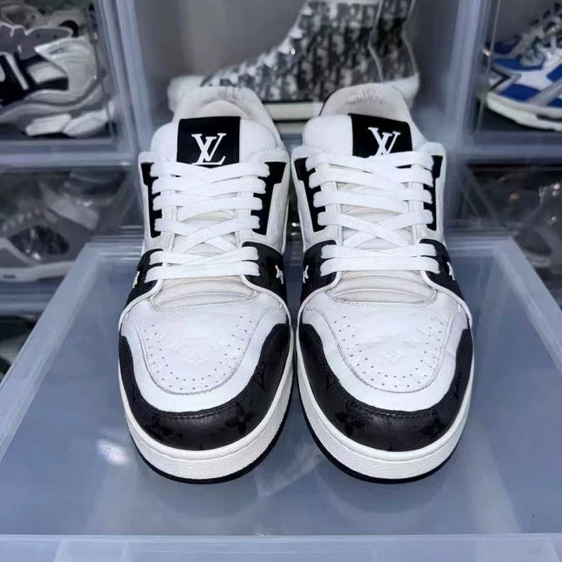 Louis Vuitton lv trainer black white sneakers Size US 7.5 / EU 40-41 - 2 Thumbnail