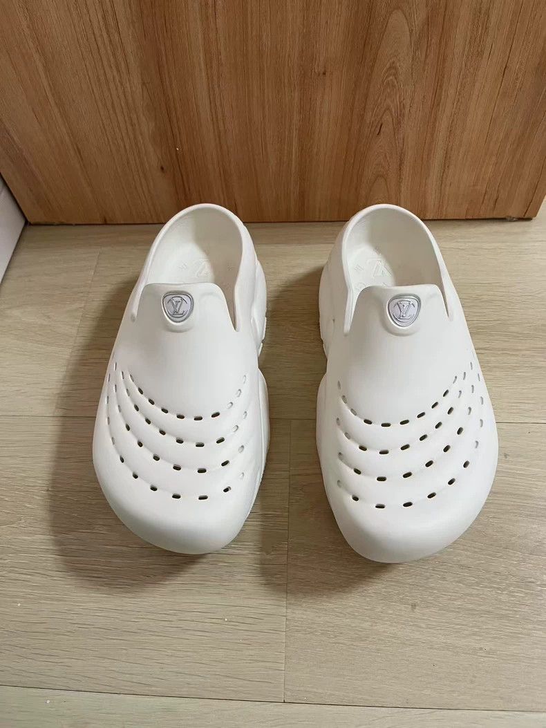 Louis Vuitton lv white slip-on sandals Size US 8 / EU 41 - 2 Thumbnail