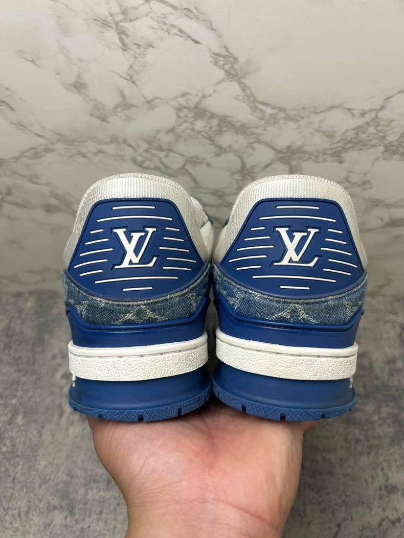 Louis Vuitton lv trainer white blue sneakers Size US 7 / EU 40 - 6 Thumbnail