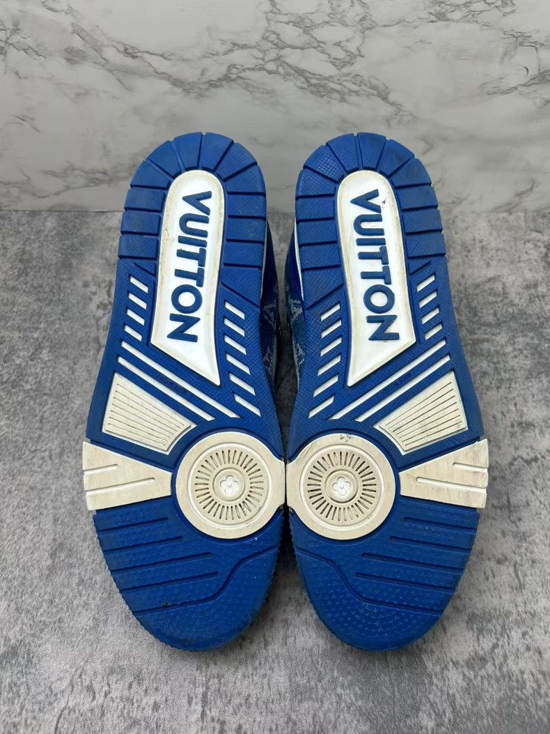 Louis Vuitton lv trainer white blue sneakers Size US 7 / EU 40 - 7 Thumbnail