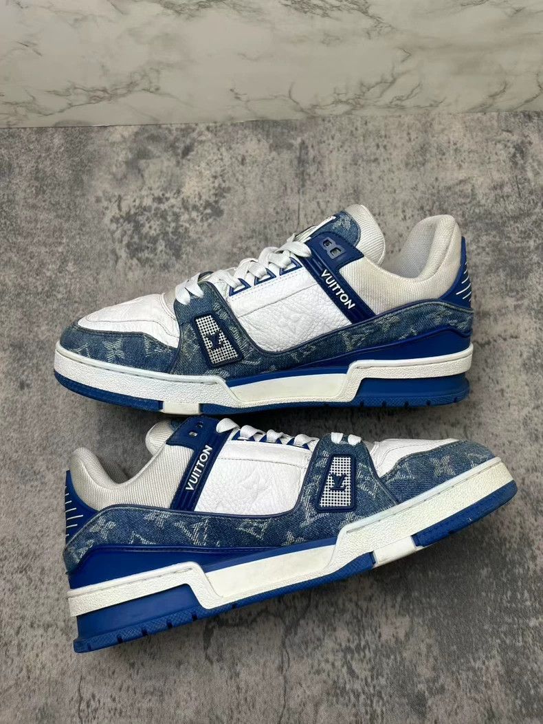 Louis Vuitton lv trainer white blue sneakers Size US 7 / EU 40 - 5 Thumbnail