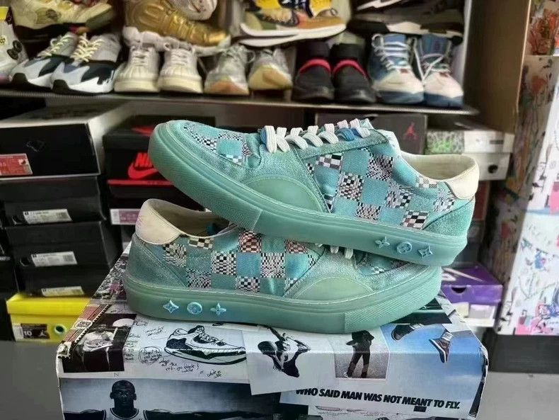 Louis Vuitton louis vuitton ollie men's blue sneakers Size US 9 / EU 42 - 6 Thumbnail