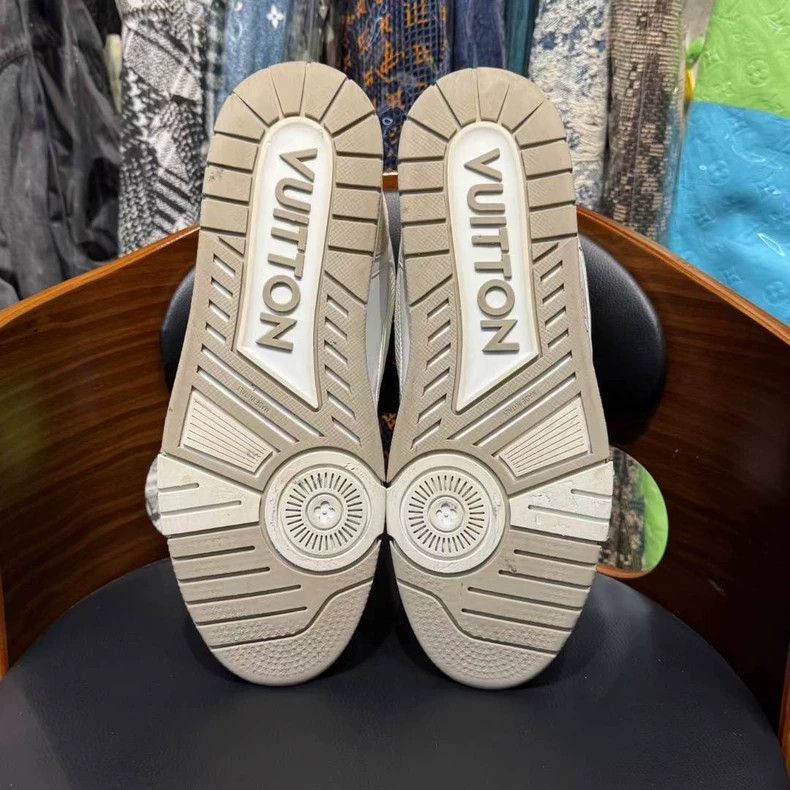 Louis Vuitton lv trainer khaki velcro sneakers Size US 10 / EU 43 - 9 Thumbnail