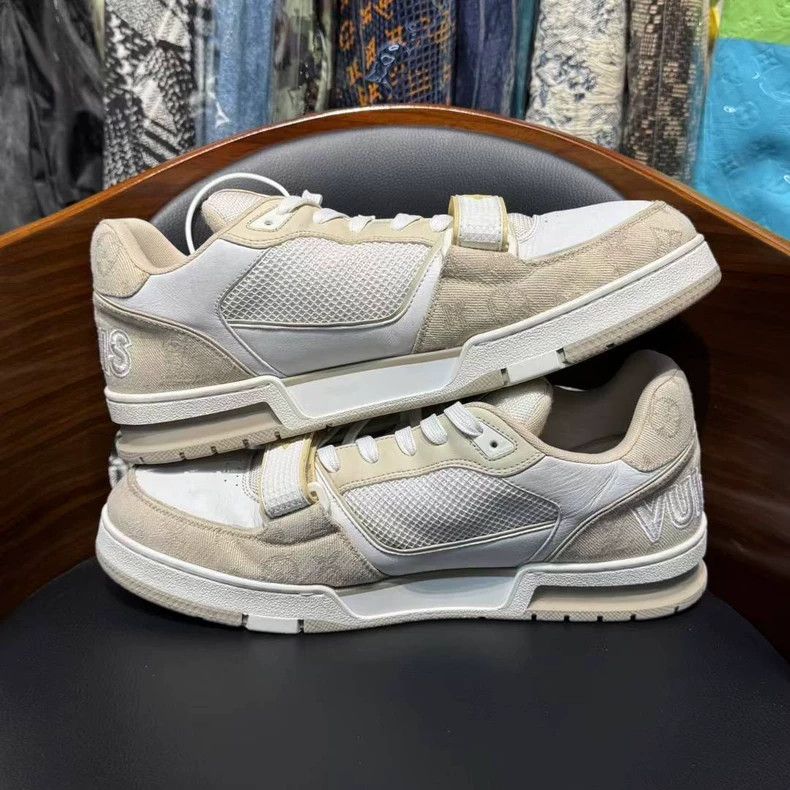 Louis Vuitton lv trainer khaki velcro sneakers Size US 10 / EU 43 - 7 Thumbnail