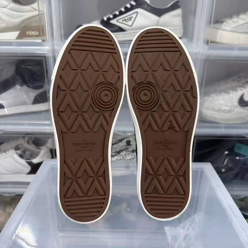 Louis Vuitton lv black monogram lowtop sneakers Size US 7.5 / EU 40-41 - 6 Thumbnail