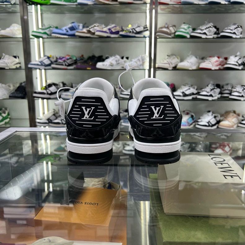 Louis Vuitton LV Trainer Black White Sneakers Size US 9 / EU 42 - 6 Thumbnail